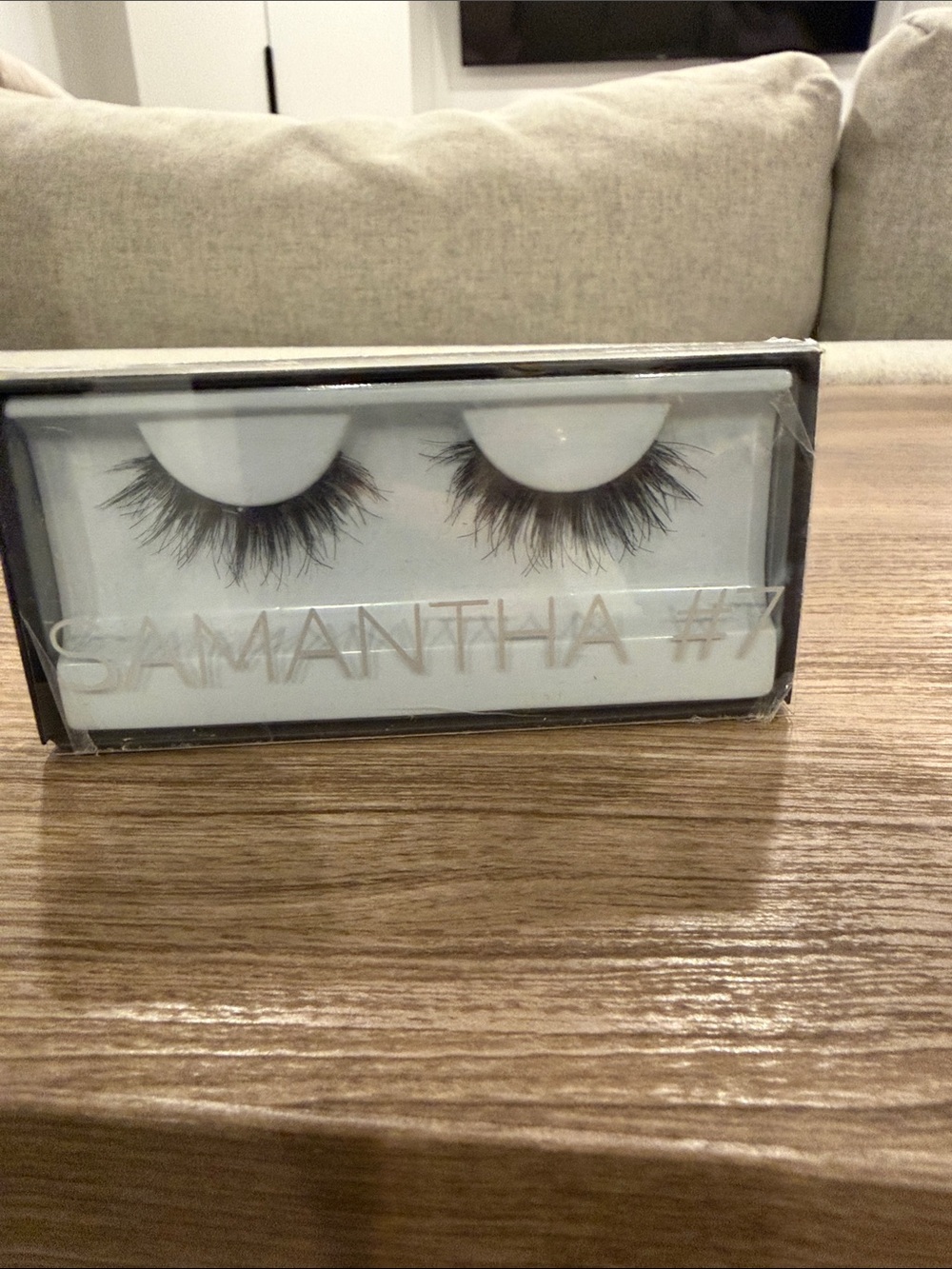 HUDA BEAUTY Samantha #7 False Lashes in Black